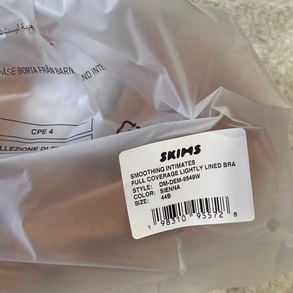 [Skims] NWT Smoothing Full Coverage Lightly Lined Bra - Picture 5 of 5
